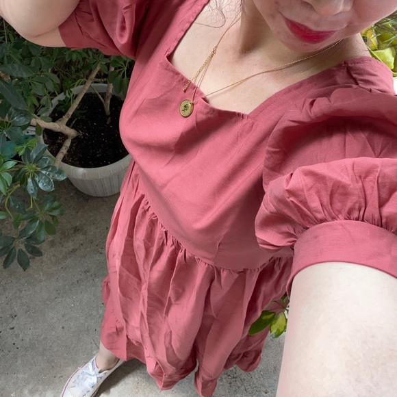 Puffed sleeved ankle lenght dress. - Picture 2 of 3